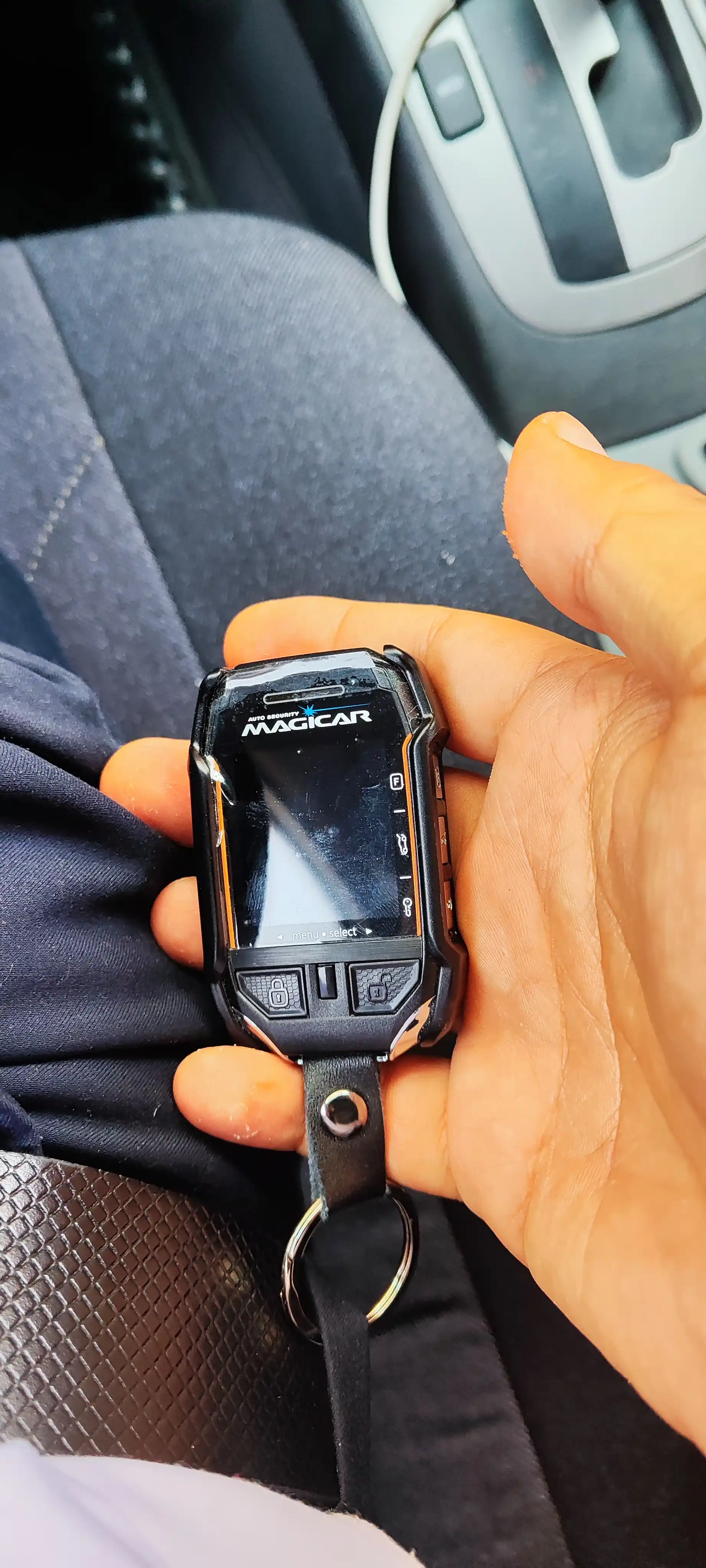 Avtomobil signalizatsiyasi Dominator Magicar, masofadan boshqarish pulti bilan, D908S