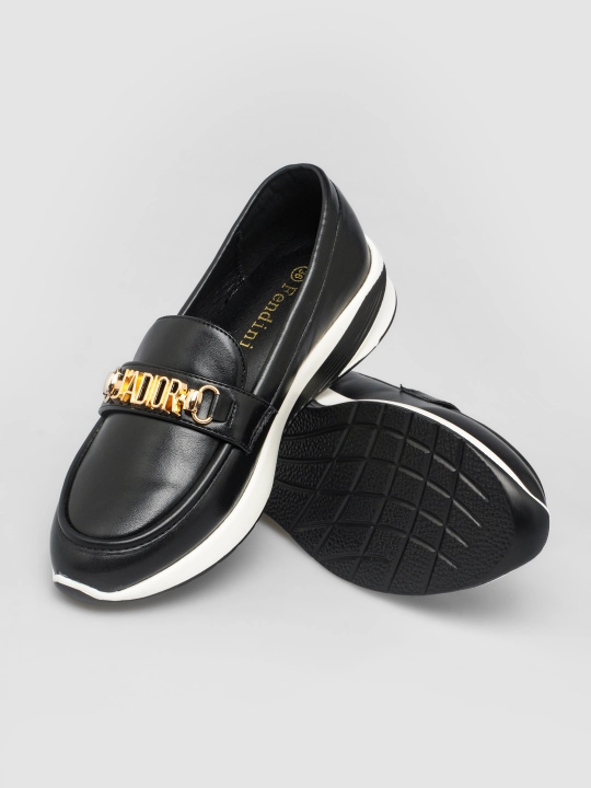 Ayollar loaferlari