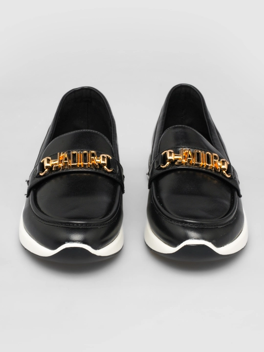 Ayollar loaferlari