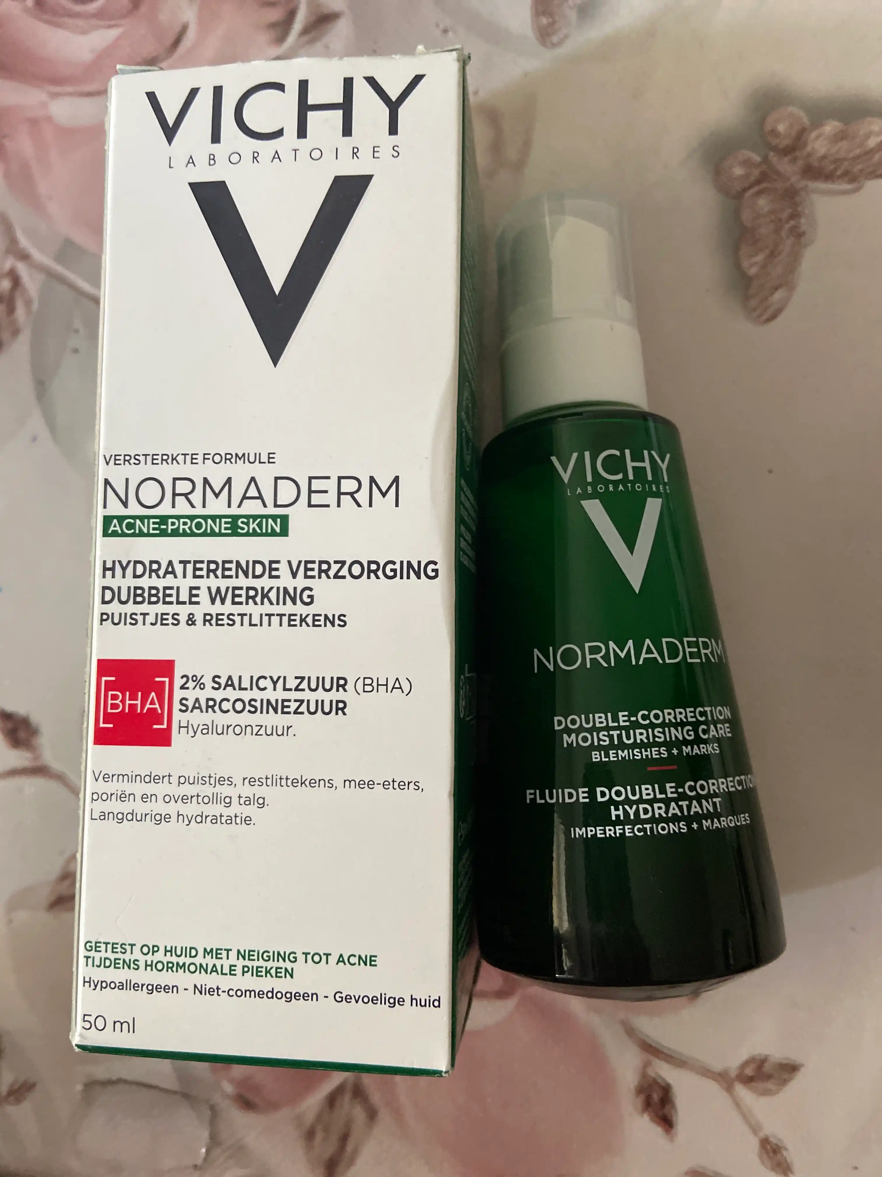 Tuzatuvchi parvarish VICHY, muammoli yog'li teri uchun yangilanish va yallig'lanishga qarshi ta'sir bilan 50 ml