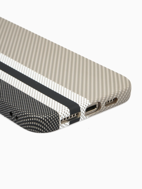 IPhone uchun Magsafe Carbon g'ilofi