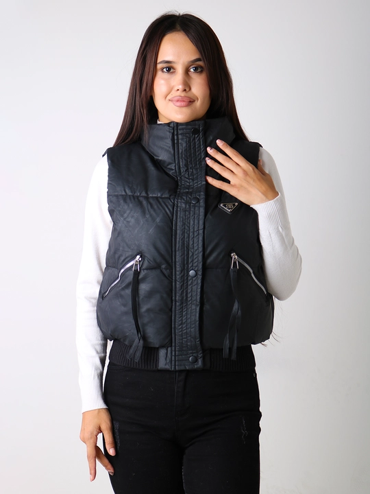 Ayollar uchun yomg‘irbardosh matodan tikilgan yelek, universal o‘lcham L-XL
