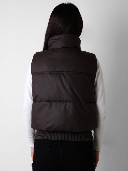 Ayollar uchun yomg‘irbardosh matodan tikilgan yelek, universal o‘lcham L-XL