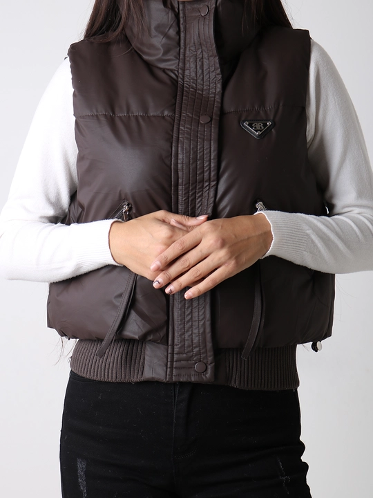 Ayollar uchun yomg‘irbardosh matodan tikilgan yelek, universal o‘lcham L-XL