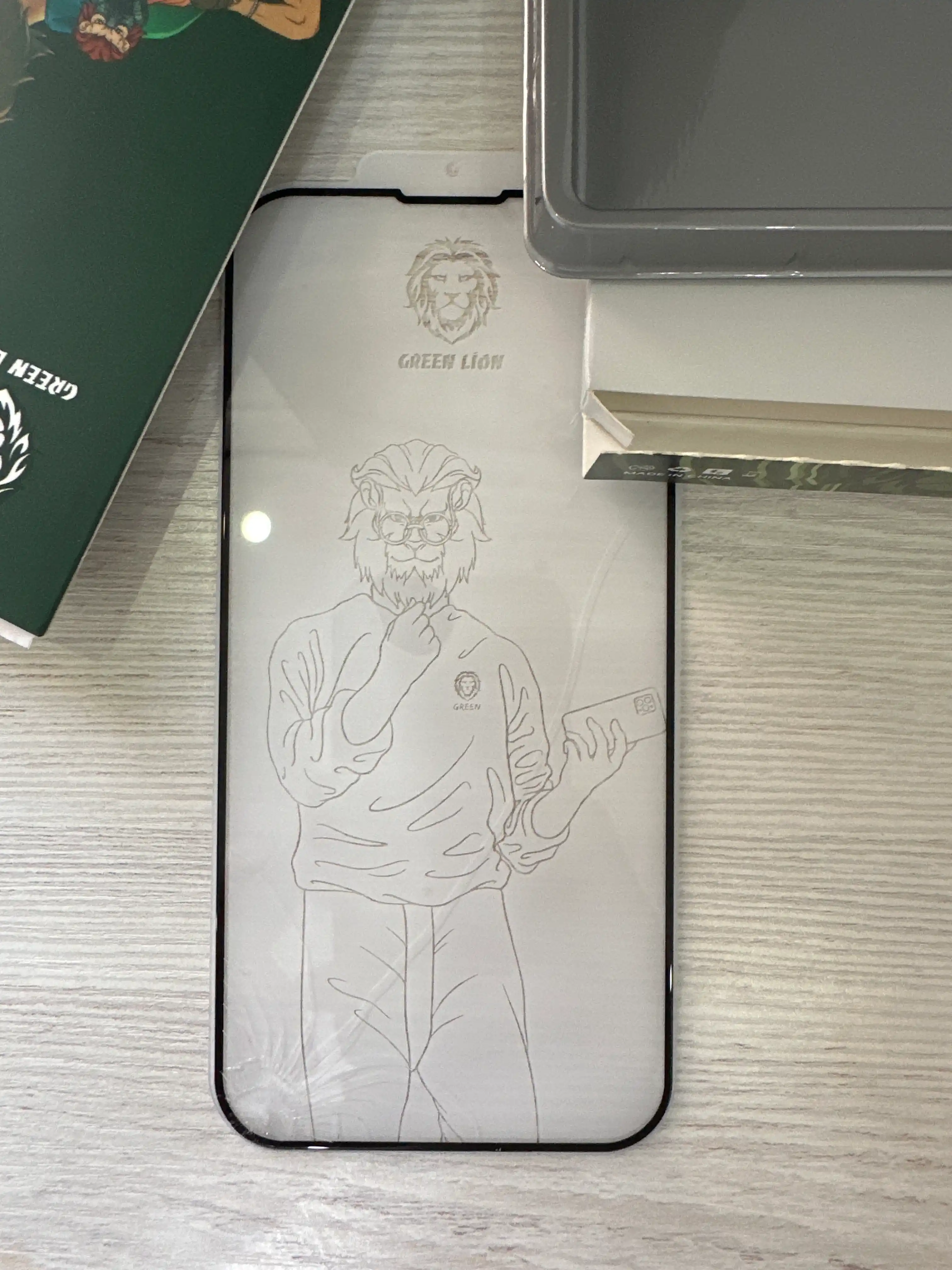 Himoya oynasi IPhone 17, 16, 15, 14 Pro, Pro Max, Air uchun Green Lion 9H Steve HD