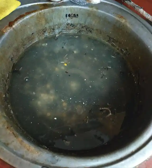 NaOH - antizasor, kaustik soda, quvurlarni  yog'dan va shkaladan tozalash uchun mahsulot
