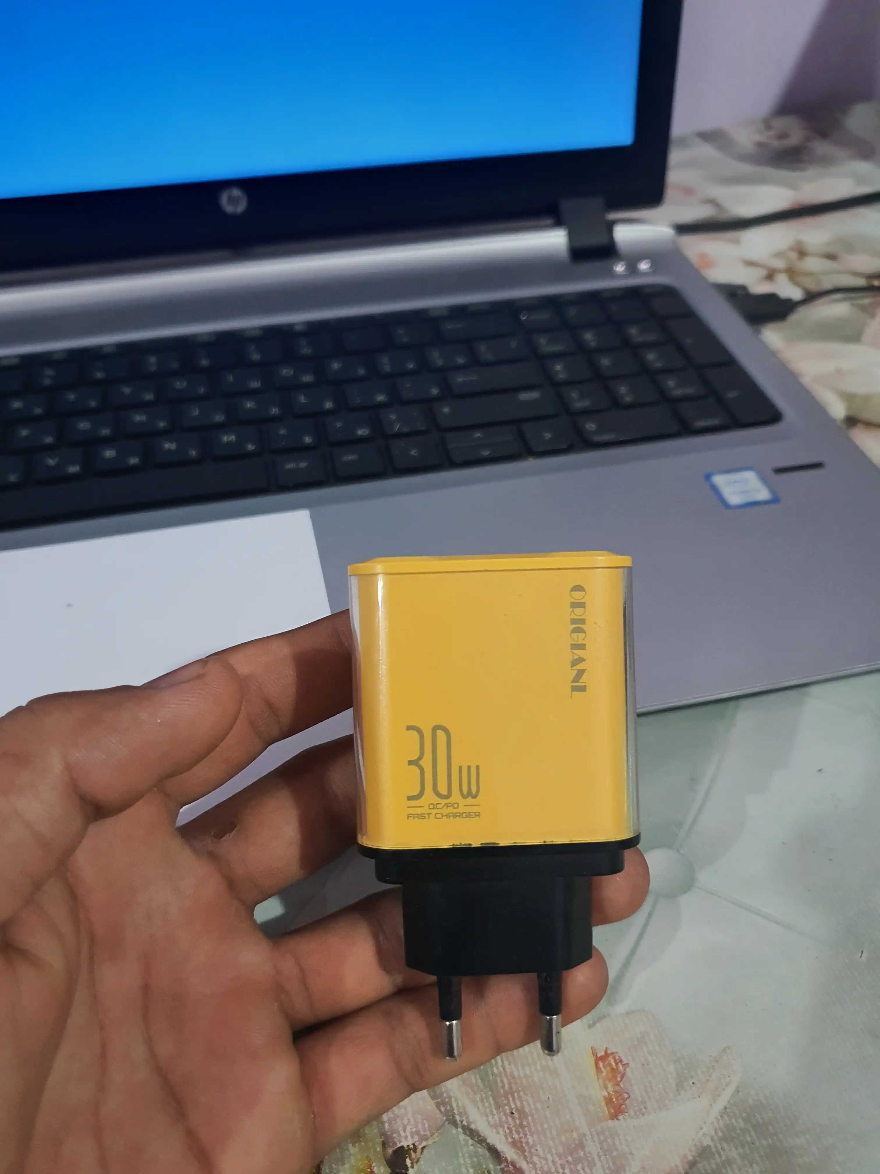 Zaryadlovchi qurilma 30, 45 w  Fast charging funksiyasi