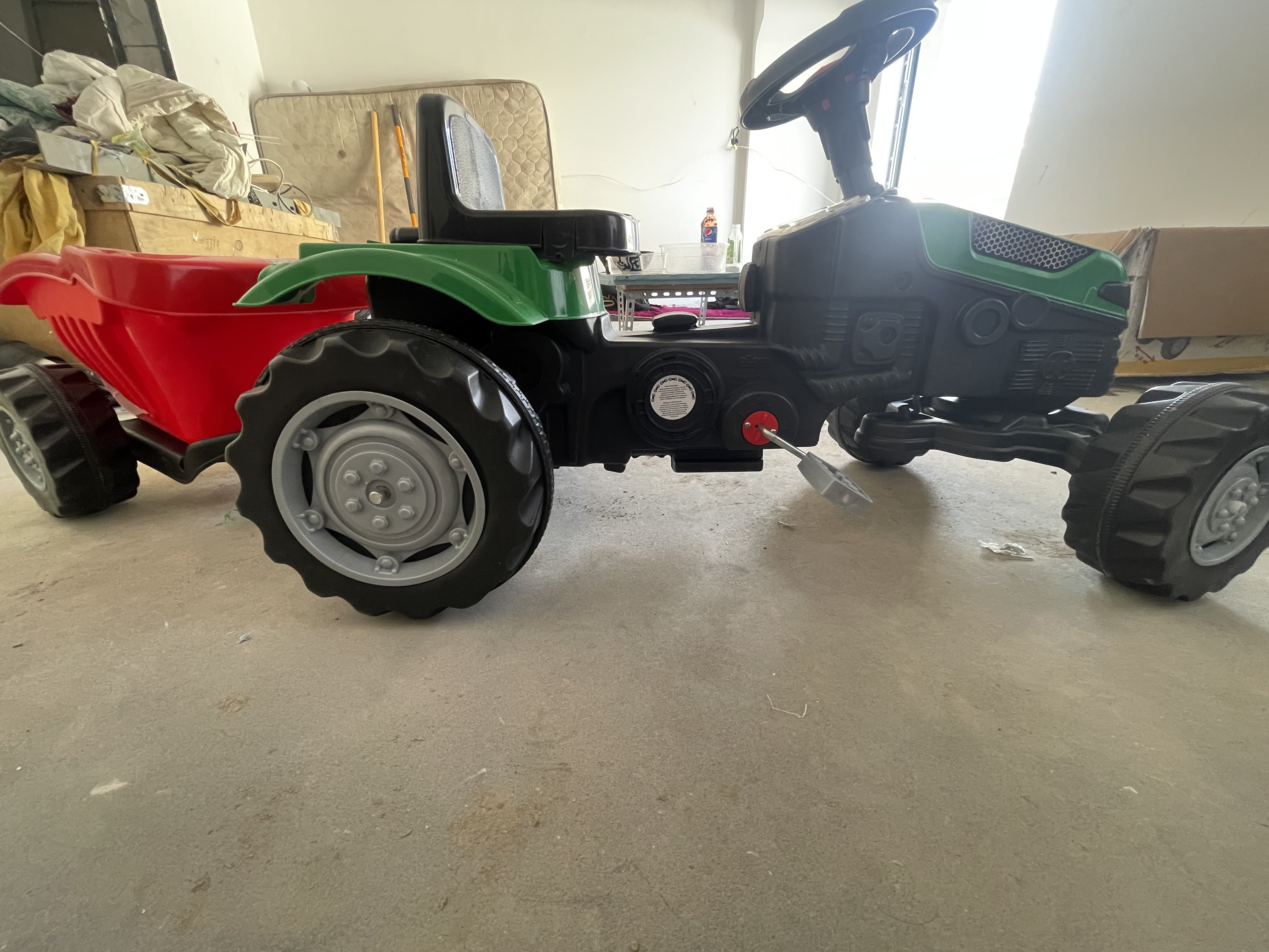 Pilsan pedal mashinasi Traktor, yashil, qizil, 3 yoshdan 8 yoshgacha, 95 * 51 sm, 50 kg gacha