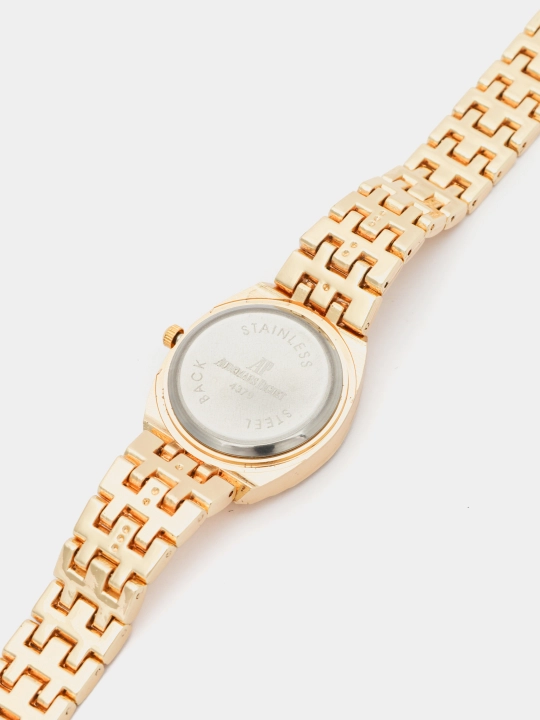 Ayollar qo'l soati, Omega, Guess
