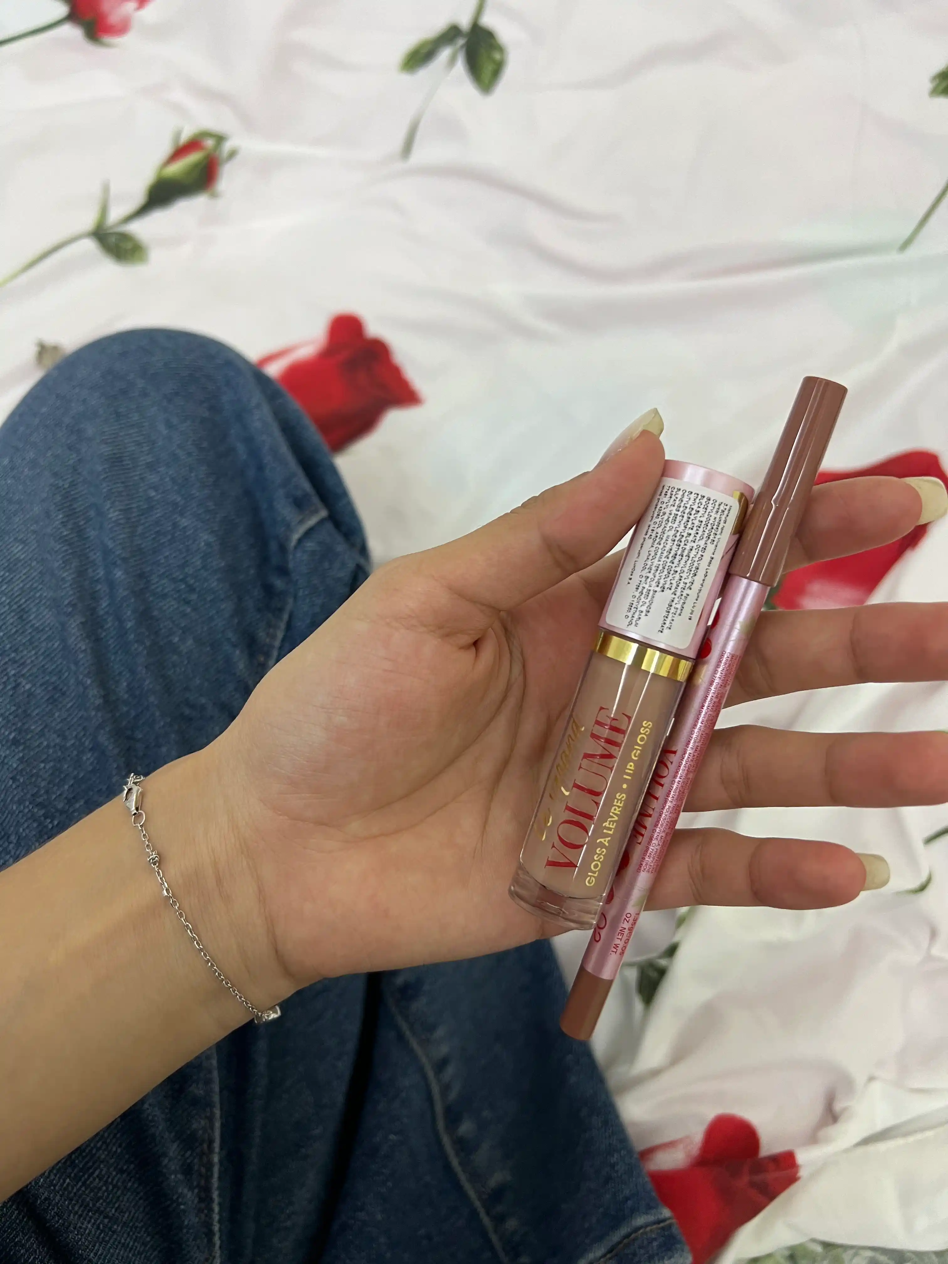 Lab uchun qalam Vivienne Sabo Le Grand Volume, ton 02 issiq nyud, 1.5 g