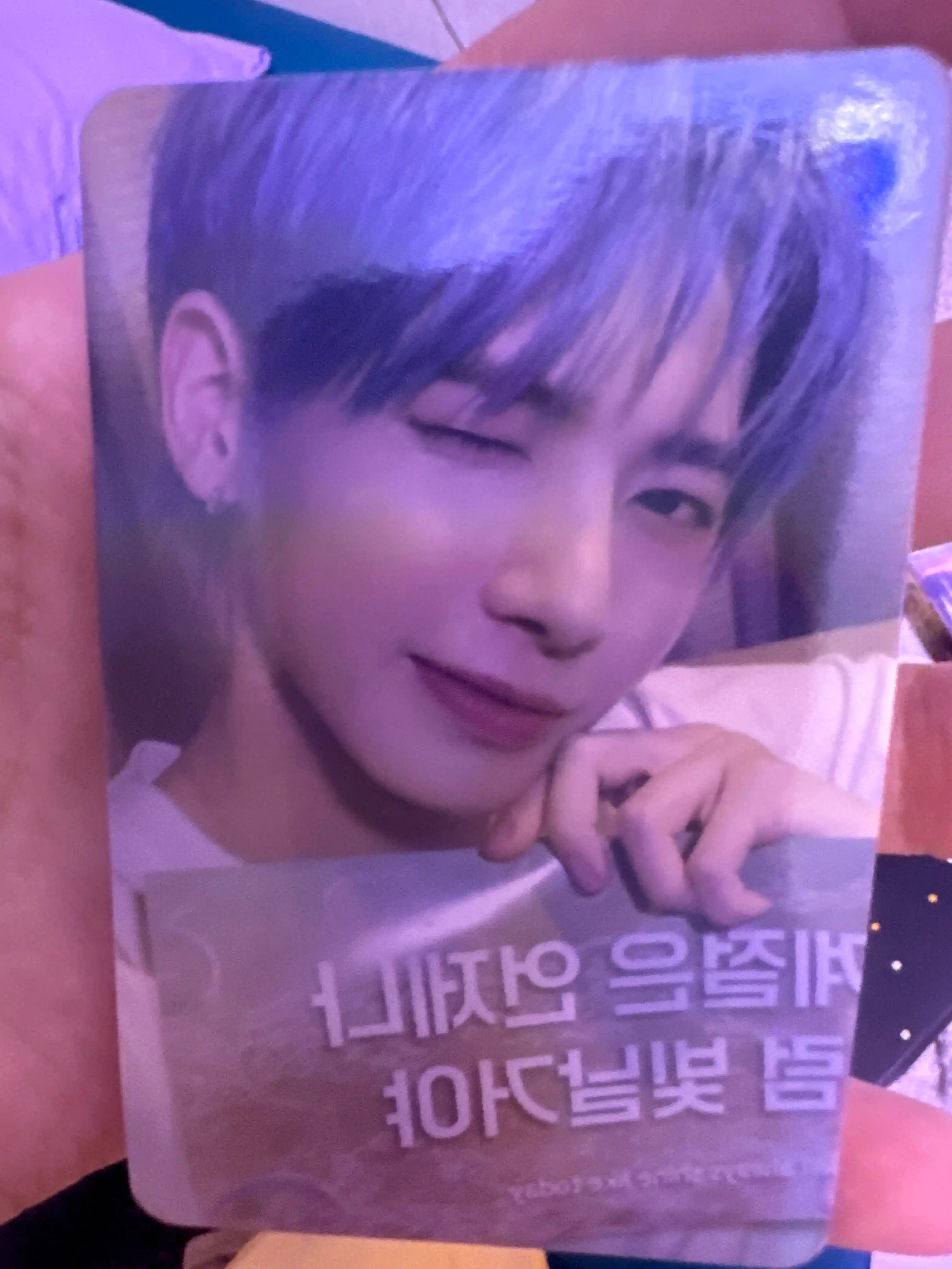 Глиттерние фотокарты с участниками группы TXT Taehyun