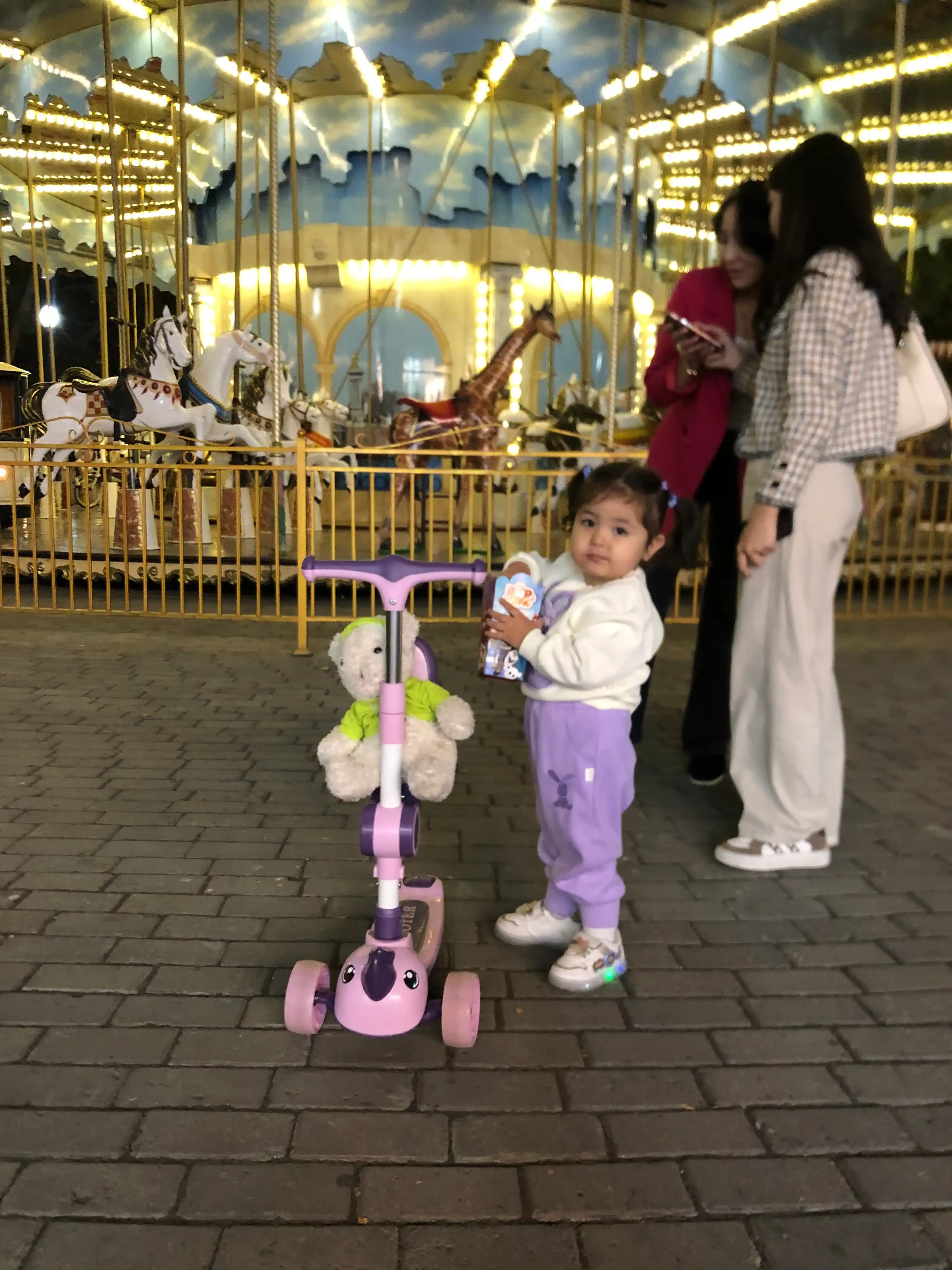 Bolalar uchun rang-barang va qulay samokat