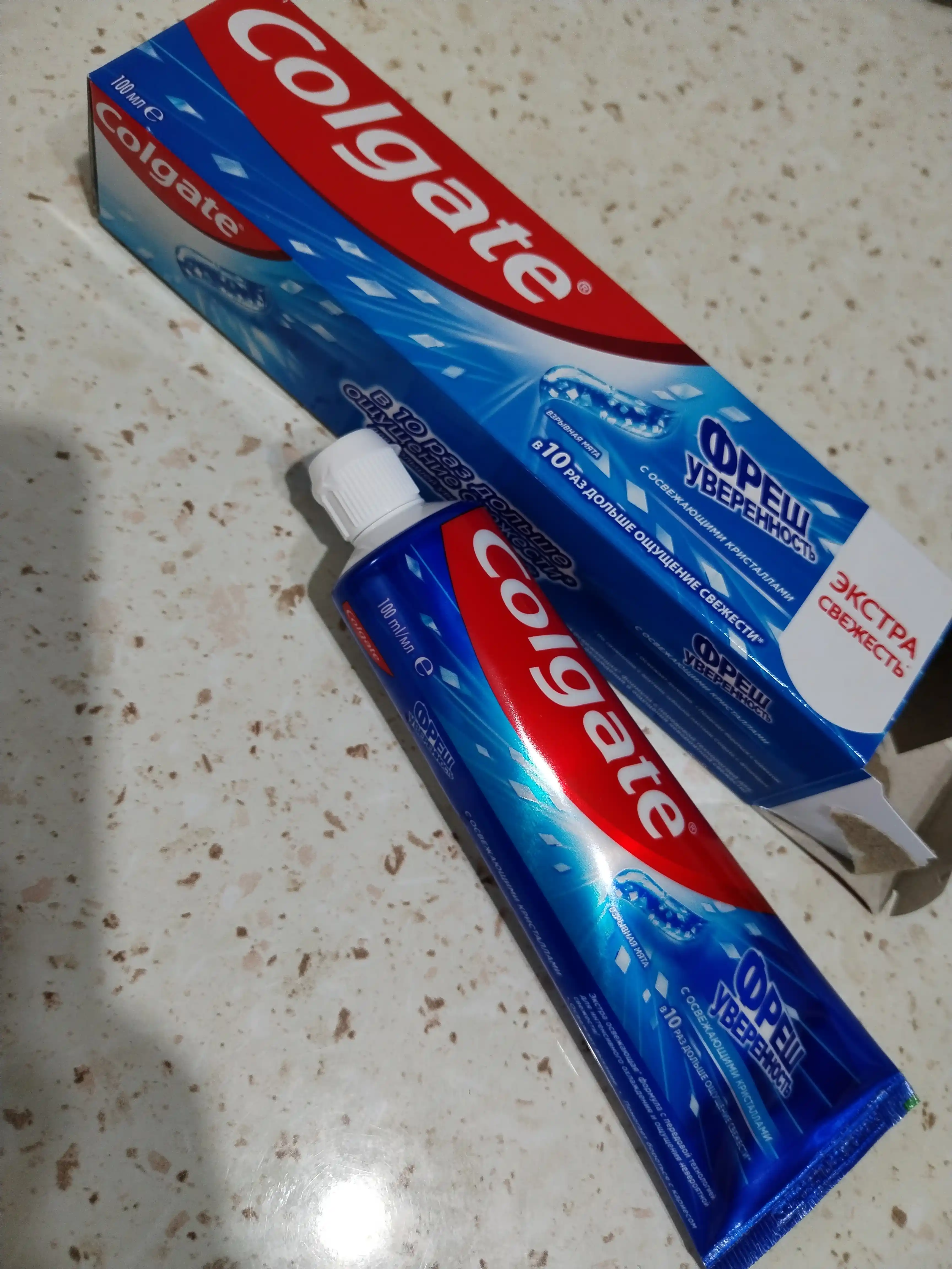 Зубная паста Colgate "Фреш Уверенность" Нежная Мята, 100 мл