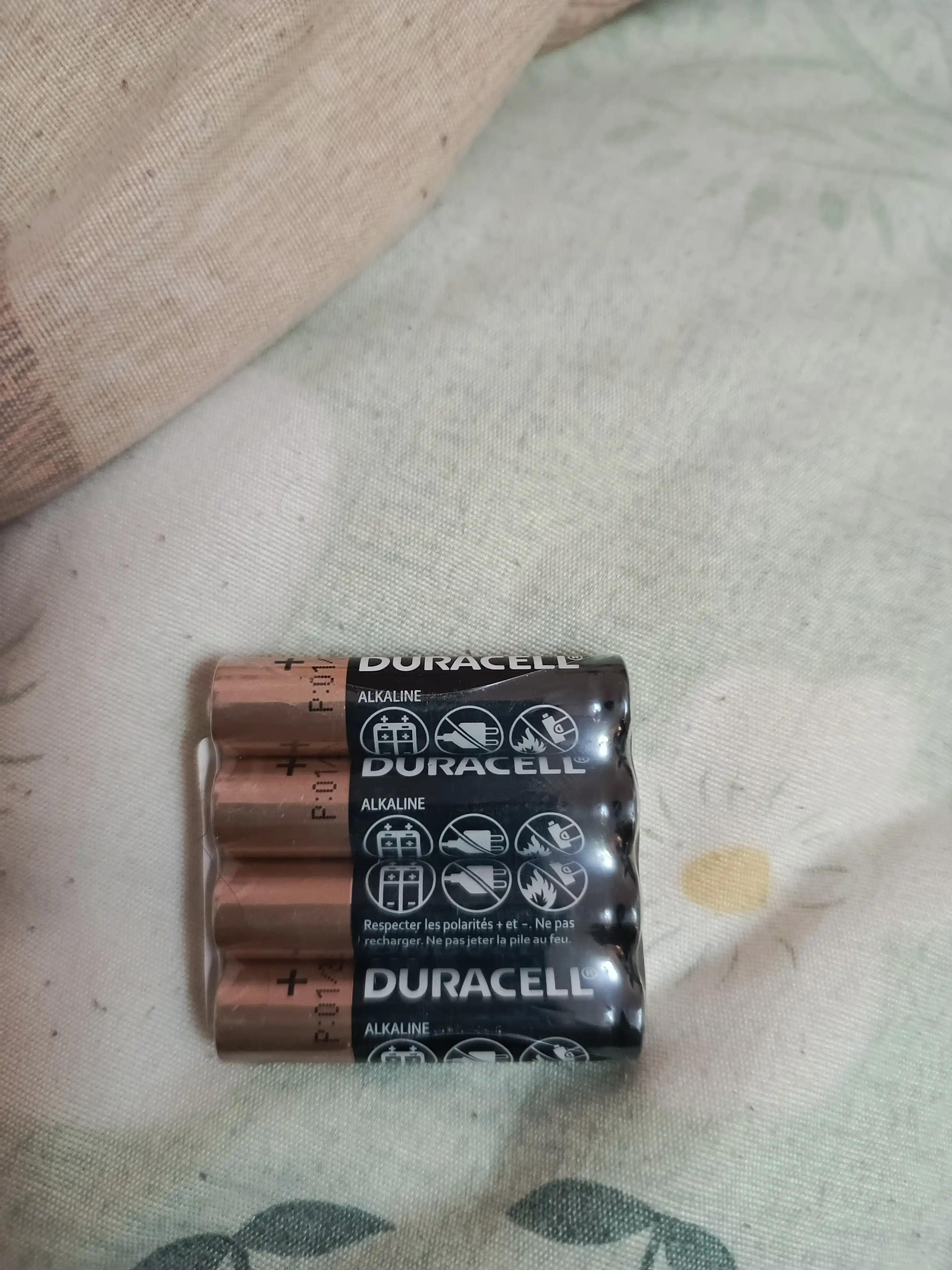 Batareyka Duracell Kichik AAA, 4 dona