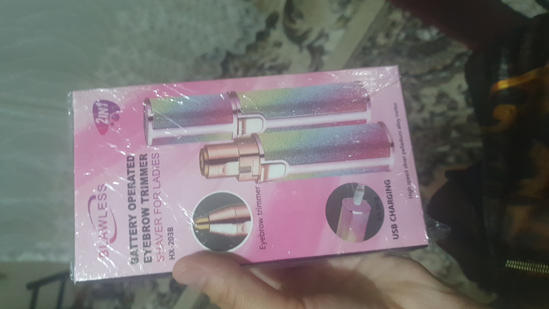 Epilator, qosh terish, yuz, quloq, burun, bikini zonasidagi sochlarni olib tashlash uchun