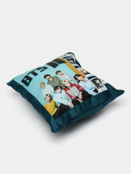 BTS guruhi bosilgan atlas yostiqlar
