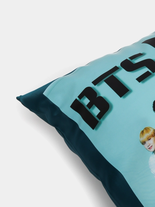 BTS guruhi bosilgan atlas yostiqlar