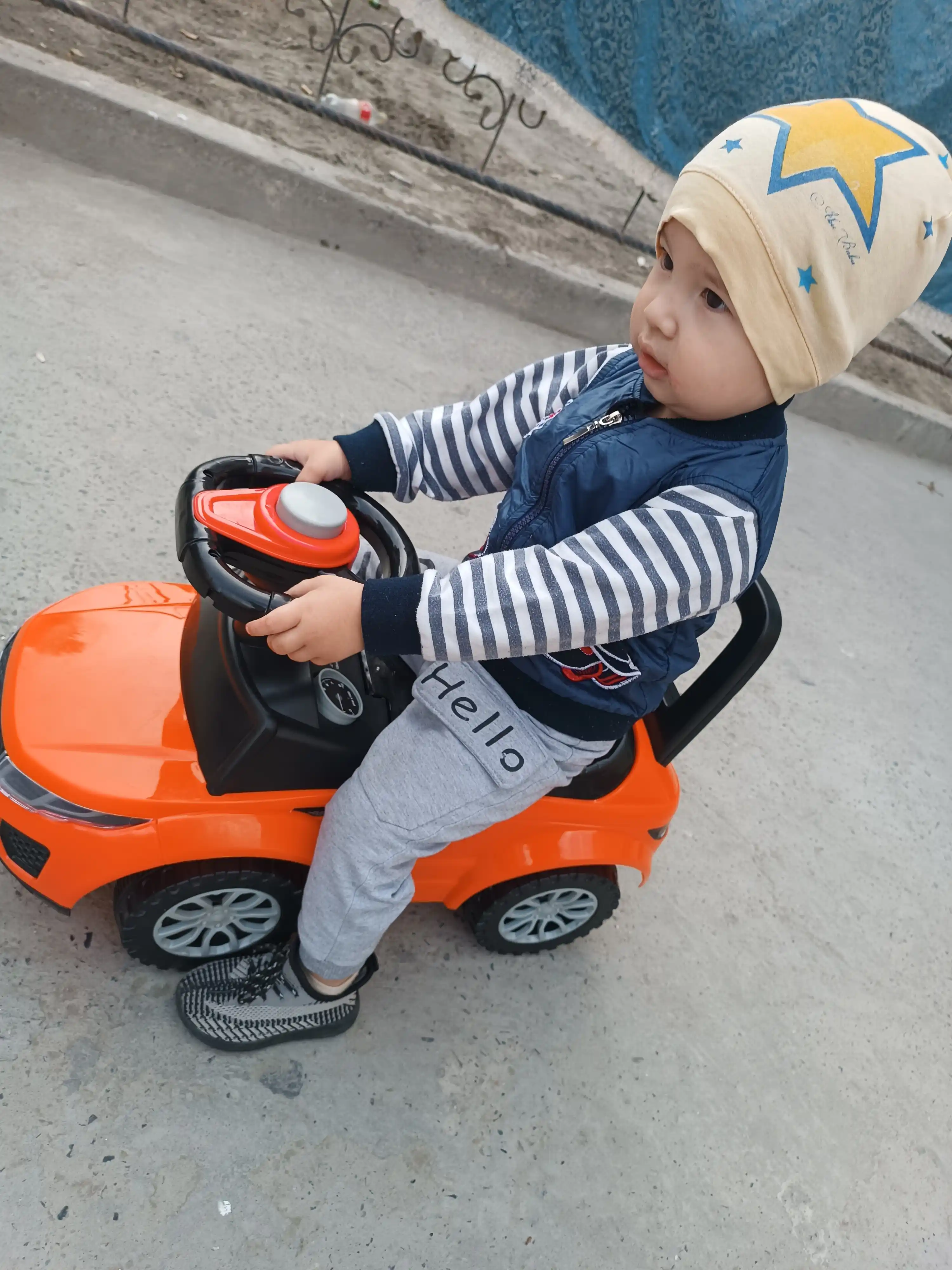 Bolalar avtomobili Tolokar Range-rover, 3-5 yoshgacha