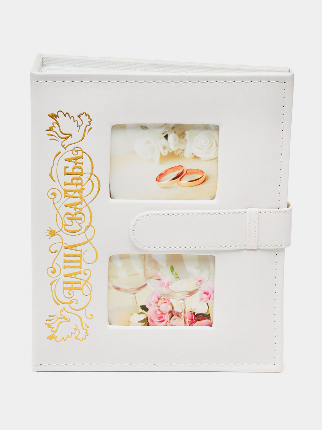 Fotosurat korish uchun otirdi Fotosurat korish uchun otirdi