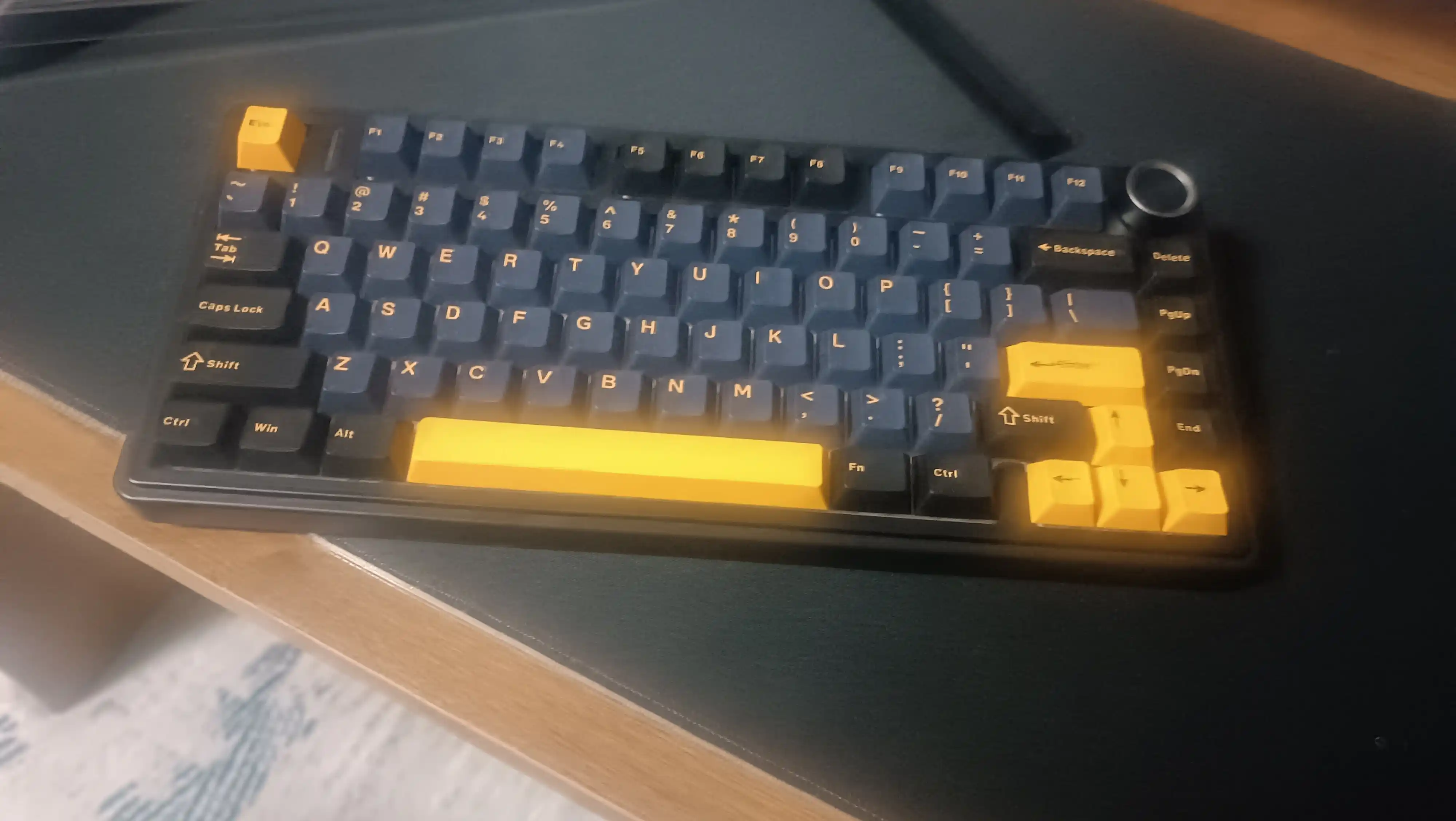 Aula F75 Simsiz + Bluetooth HotSwap, mexanik, o‘yin klaviaturasi, RGB, qora