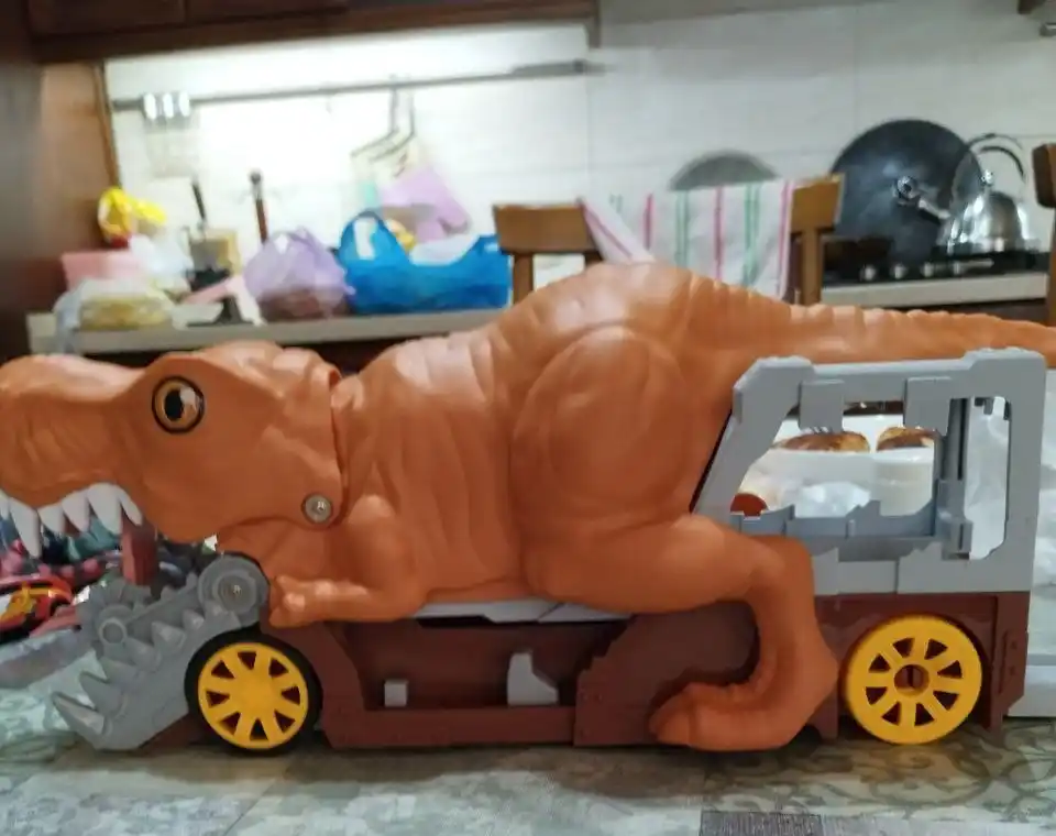 Avtovozlar "Dinozavr, timsoh, akula va Reks", 6 ta metall moshinalar bilan