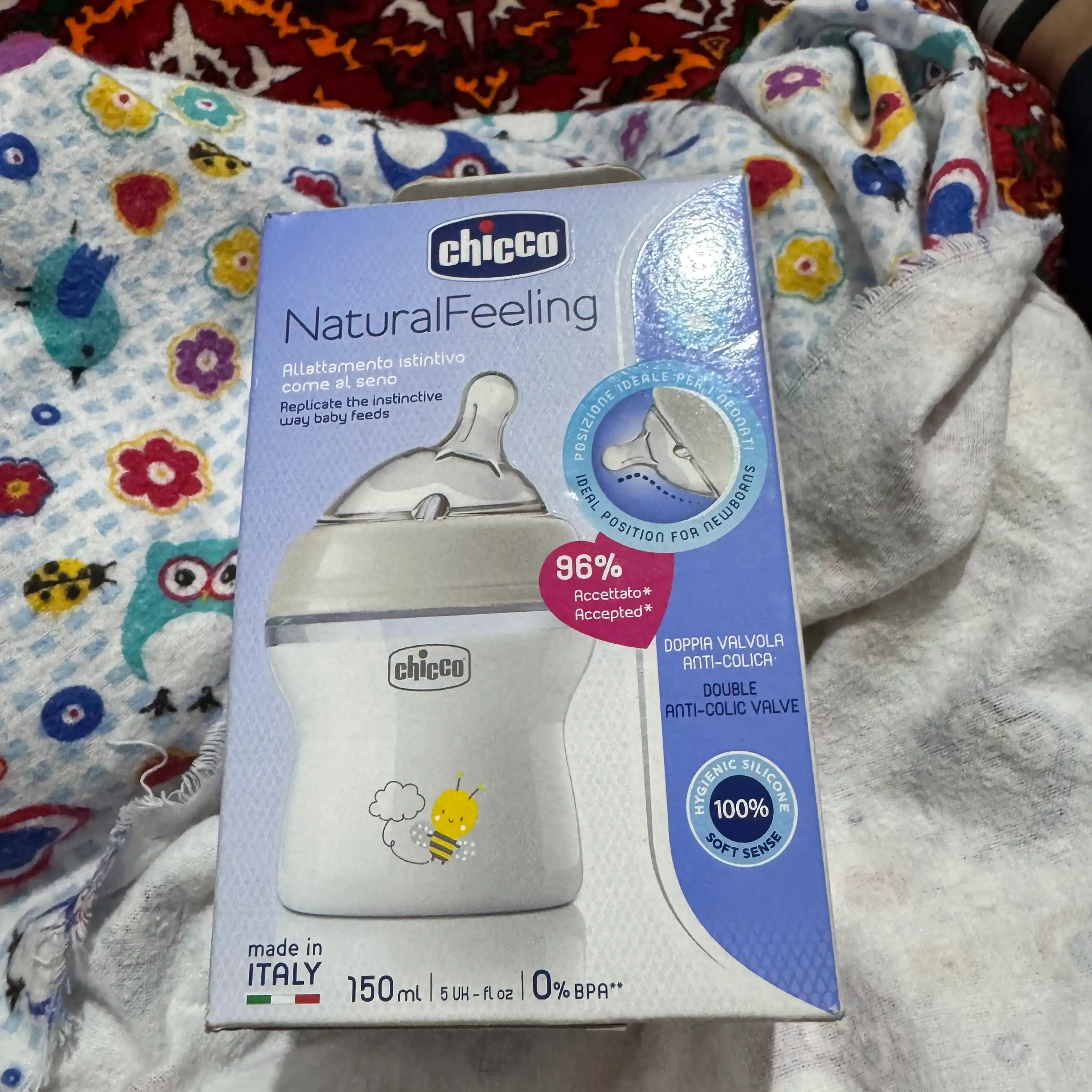 Shisha Chicco Natural Feeling, plastik, sekin oqim, oq, 0 oy +, 150 ml