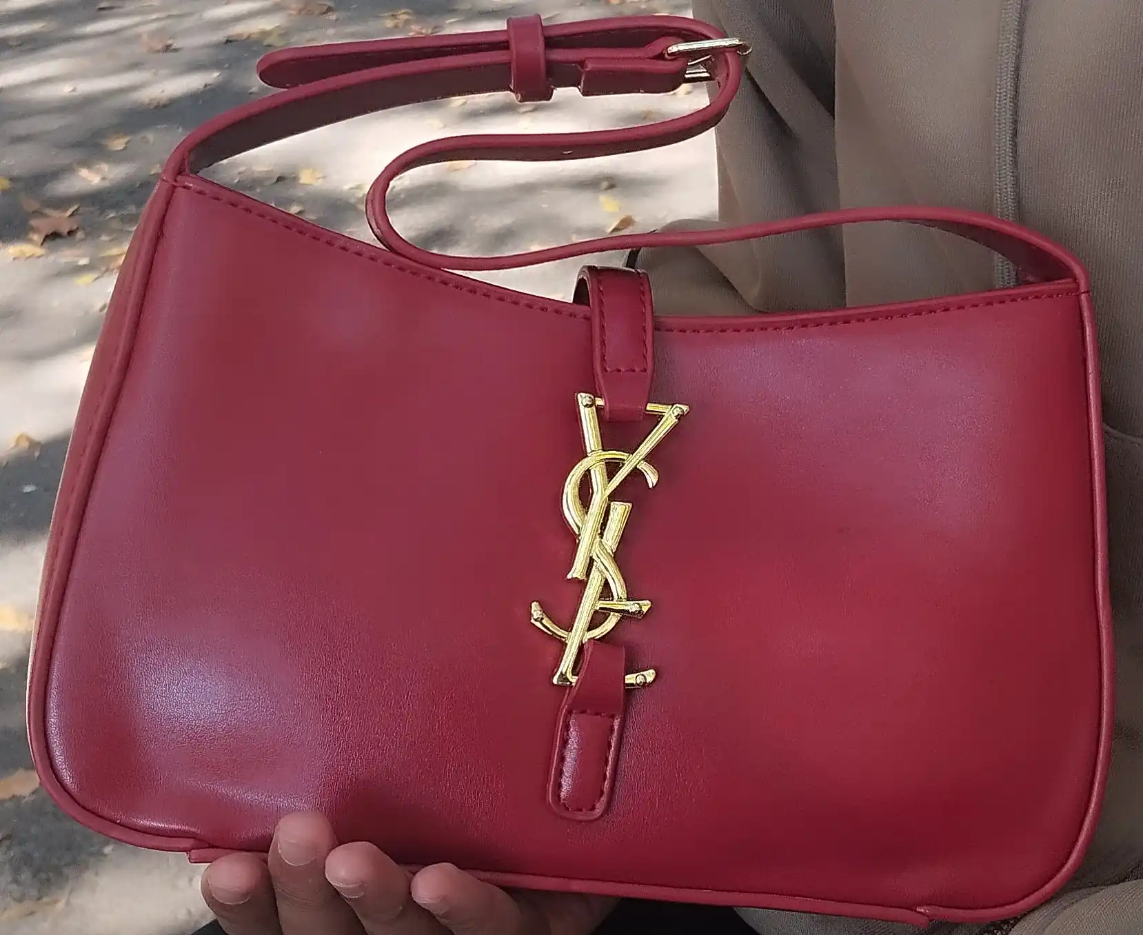 Женская сумка через плечо YSL