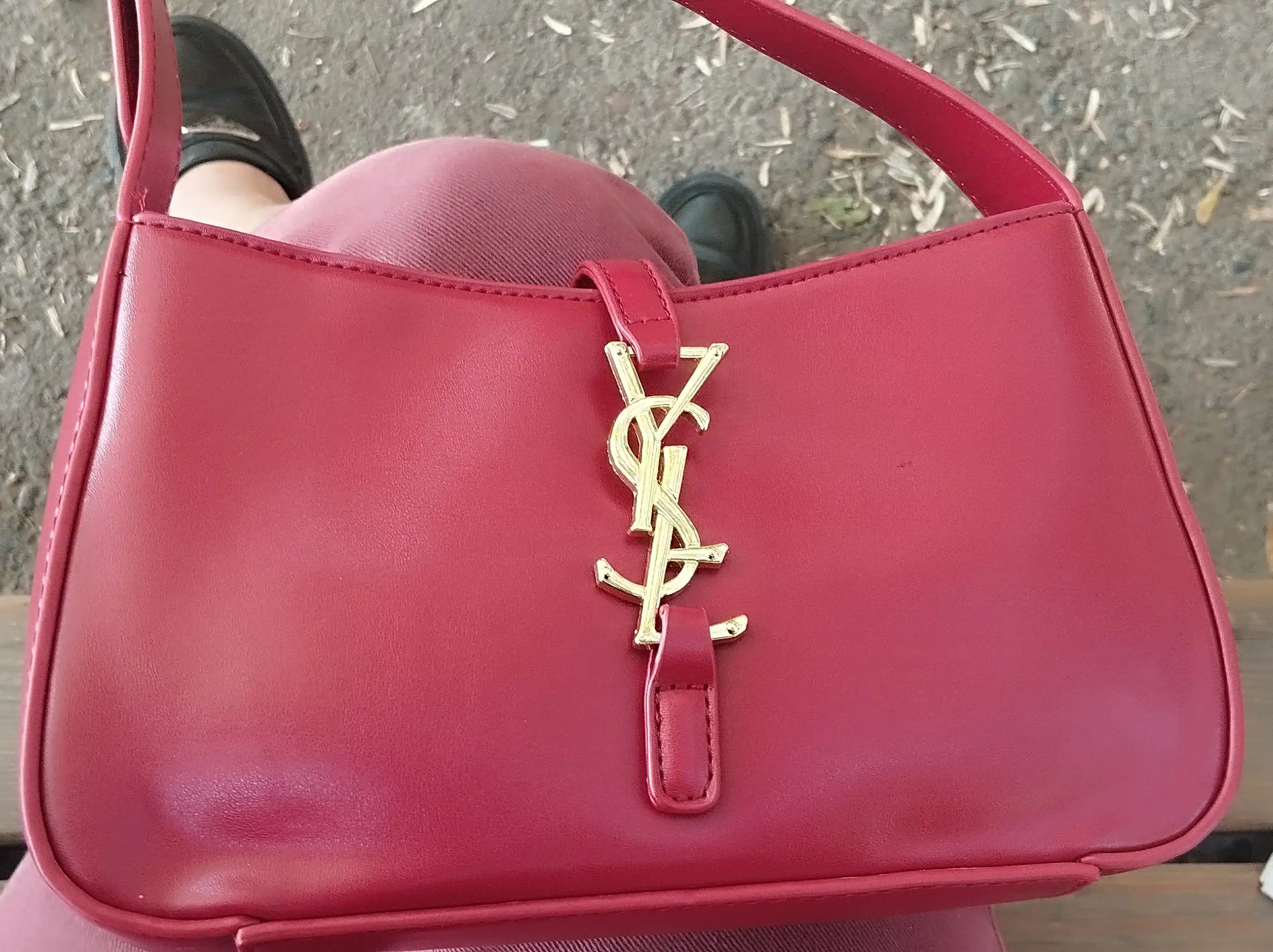 Женская сумка через плечо YSL