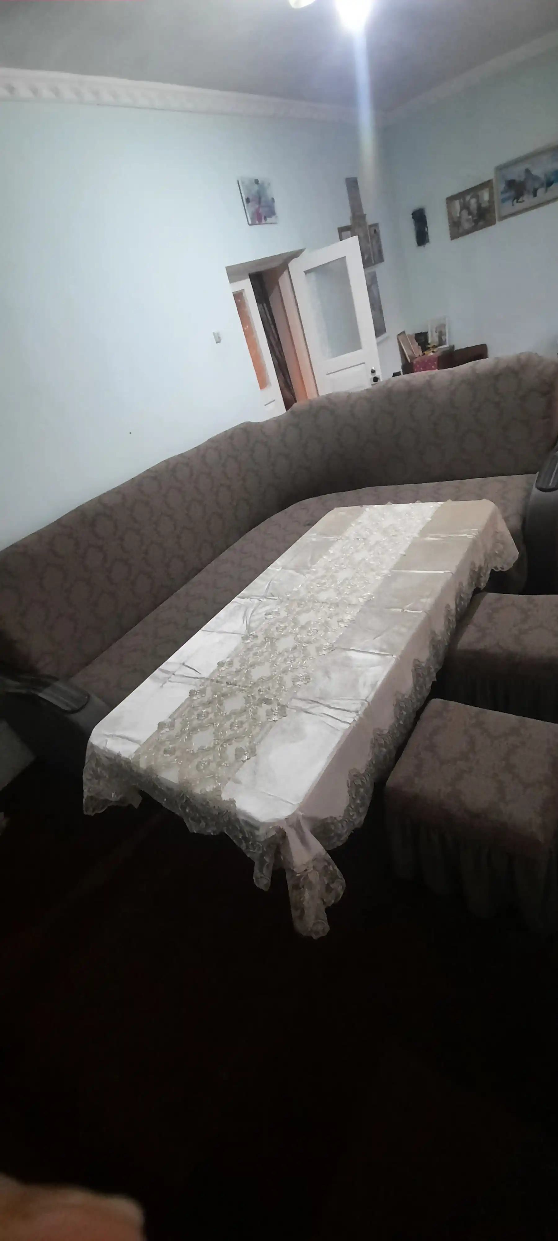 Dasturxon Bahadir, velurli