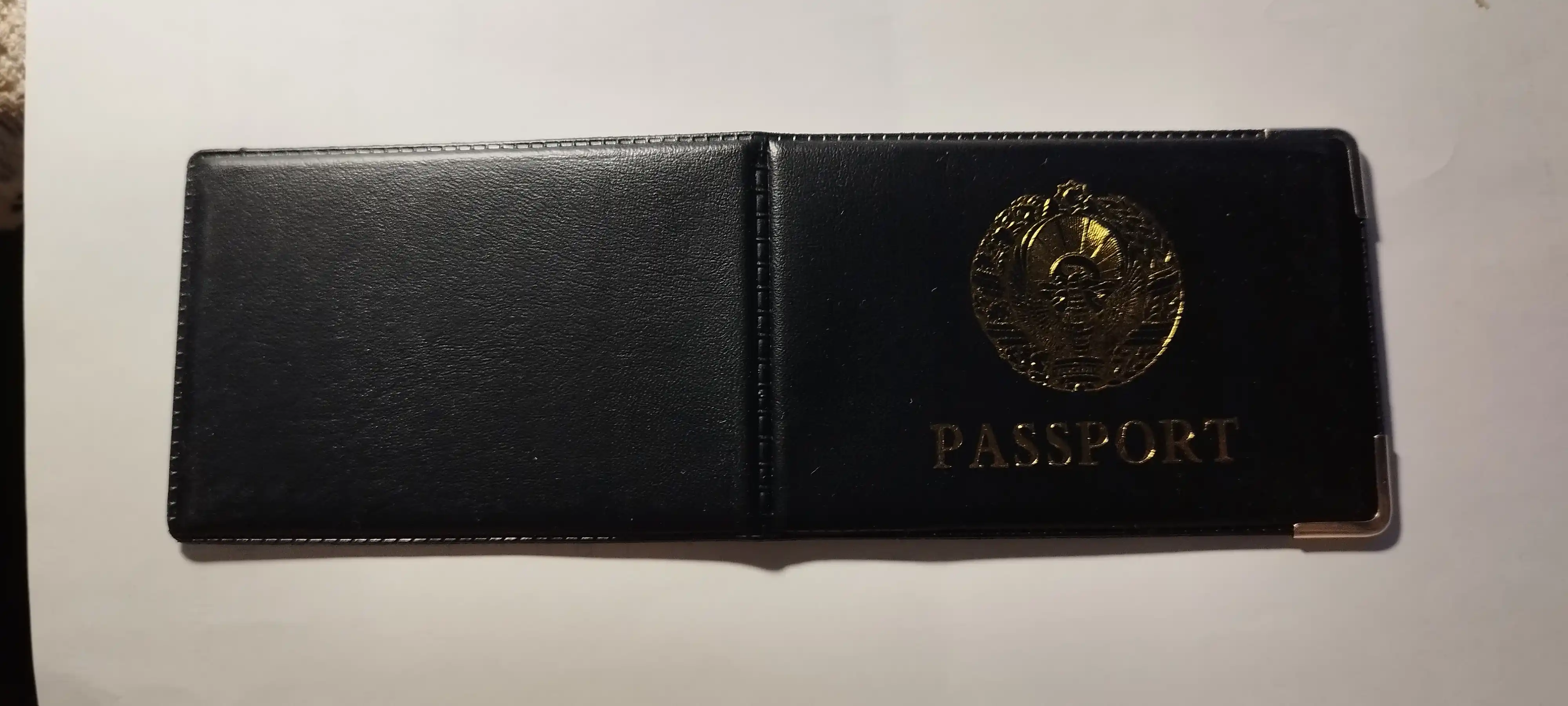 Plastik kartochkalar uchun 6 ta bo'limli pasport g'ilofi