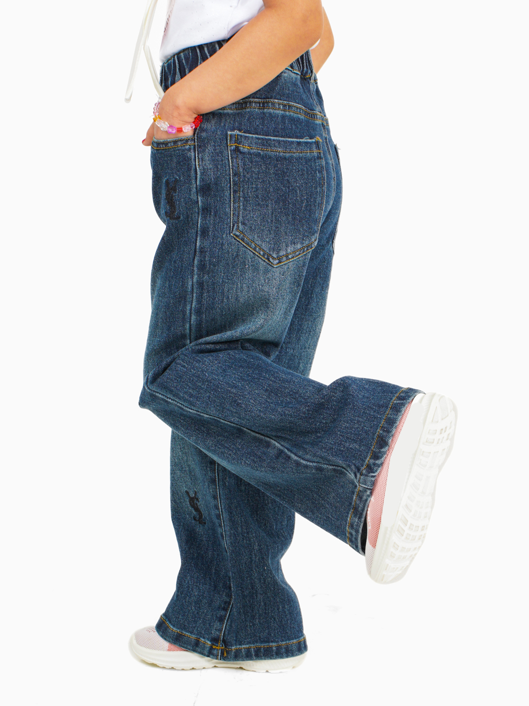 Yalangoch braziliyalik ayolning surati