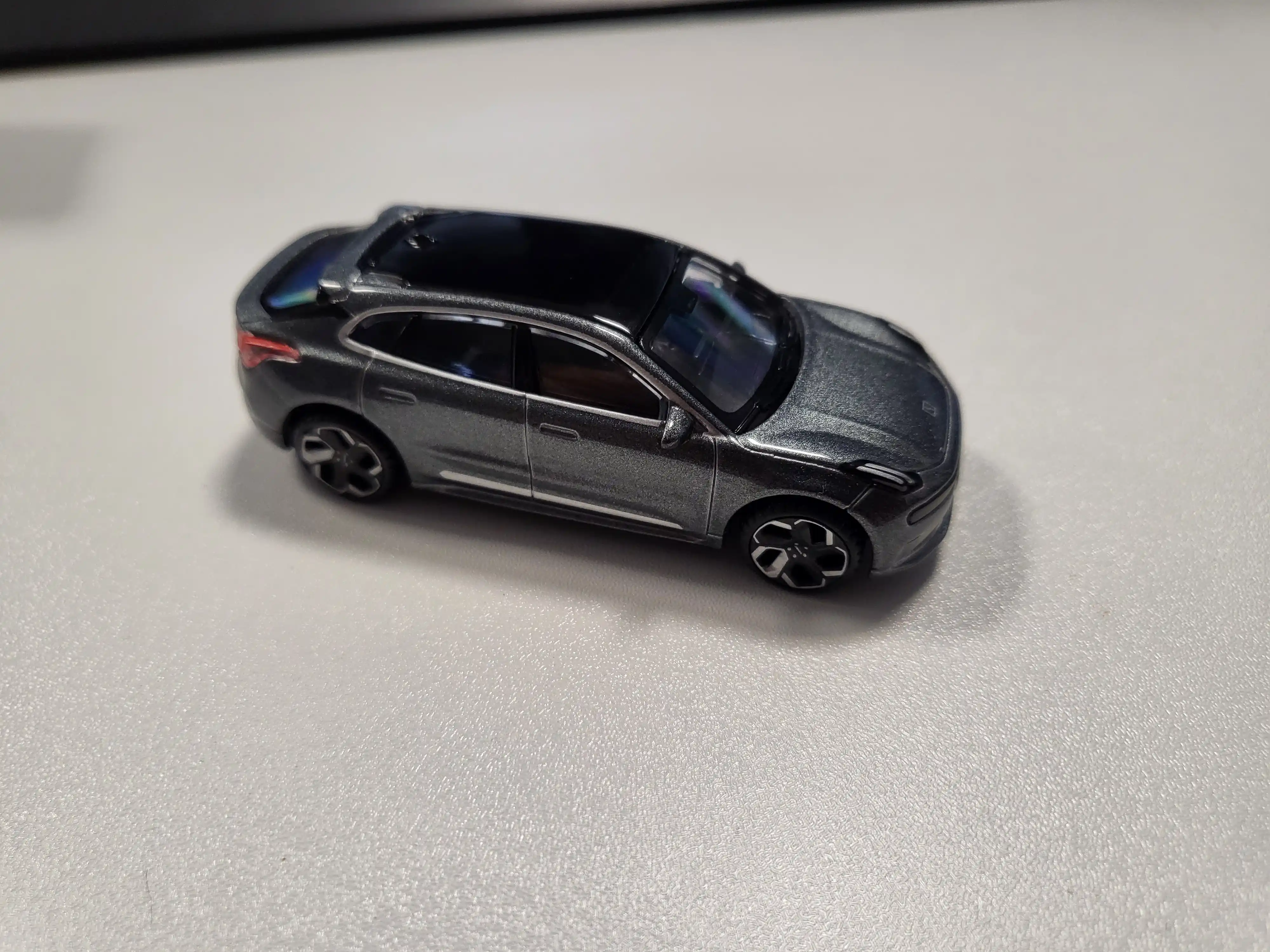 BBURAGO 1/64 kolleksiya o'yinchoq moshinasi: Mers, ZEEKR, NISSAN, BUGATTI, FORD