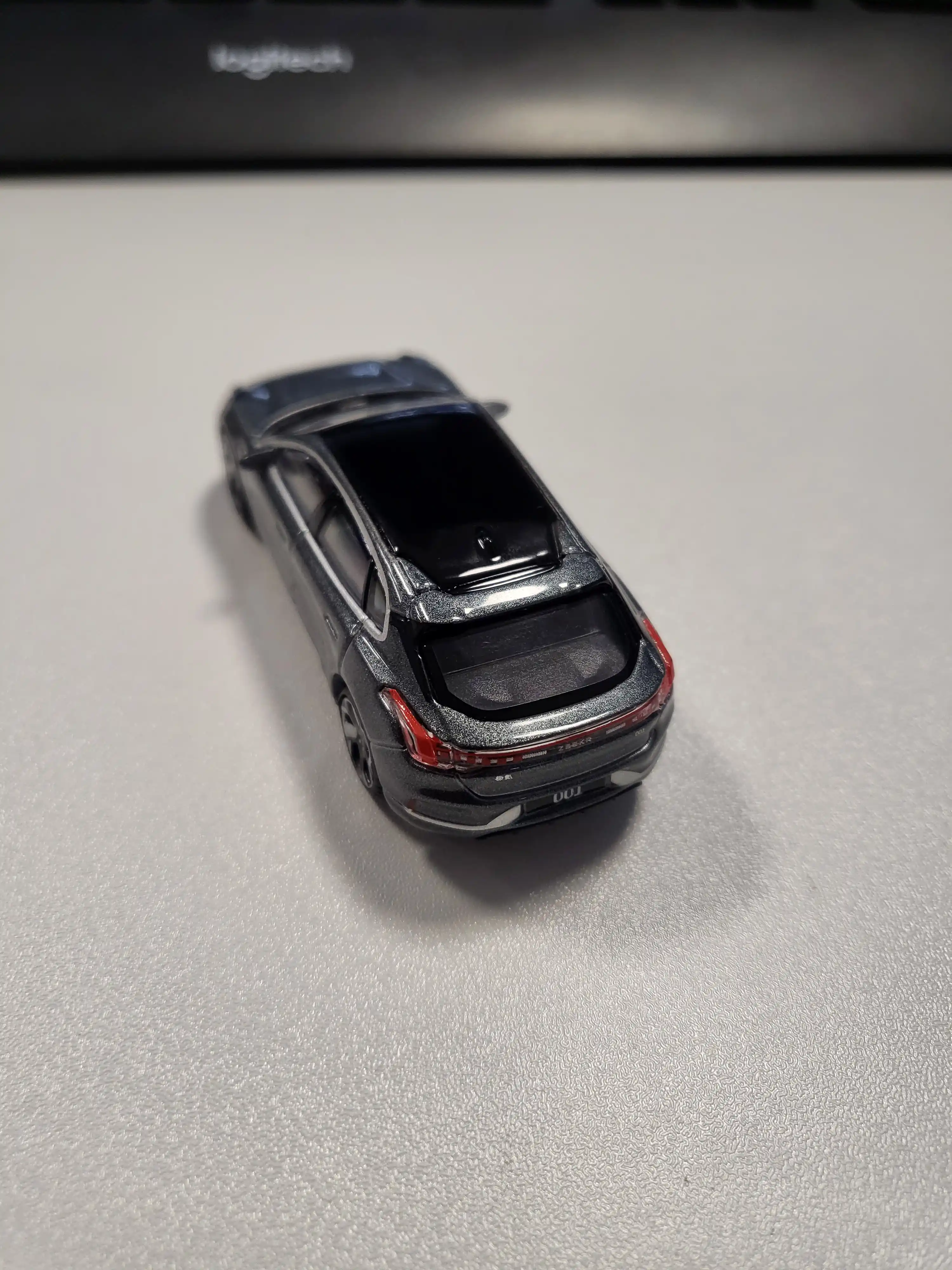 BBURAGO 1/64 kolleksiya o'yinchoq moshinasi: Mers, ZEEKR, NISSAN, BUGATTI, FORD