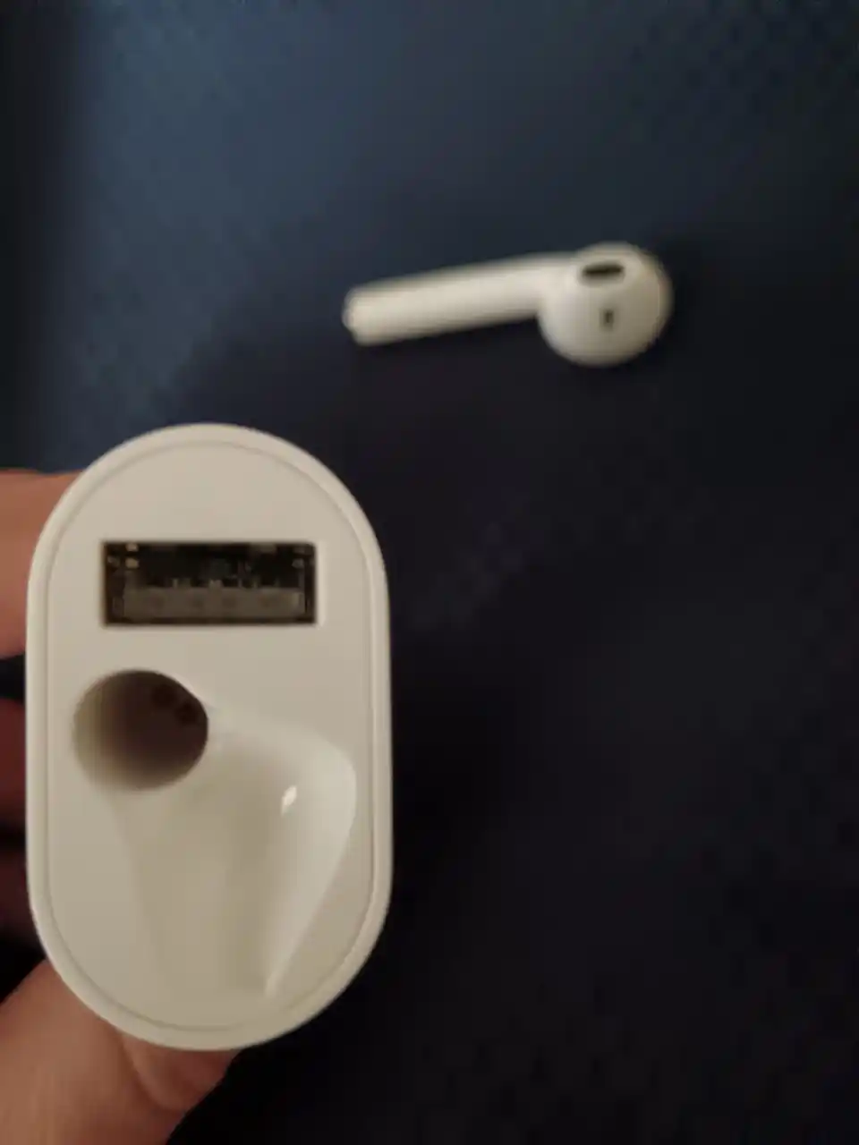 2-si 1-da avtomobil zaryadlovchi, USB port va naushnik, bluetooth eshitish vositasi