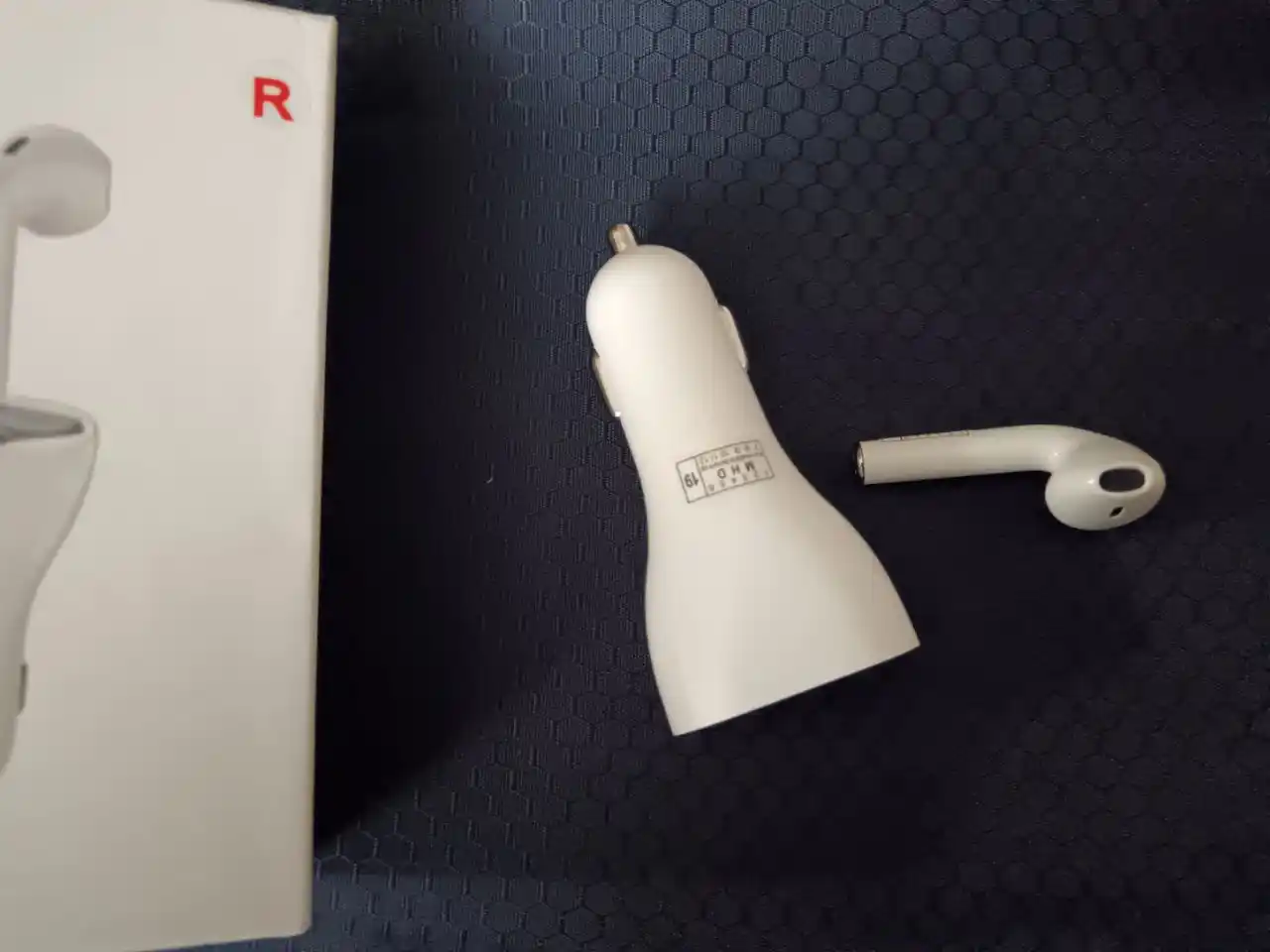 2-si 1-da avtomobil zaryadlovchi, USB port va naushnik, bluetooth eshitish vositasi