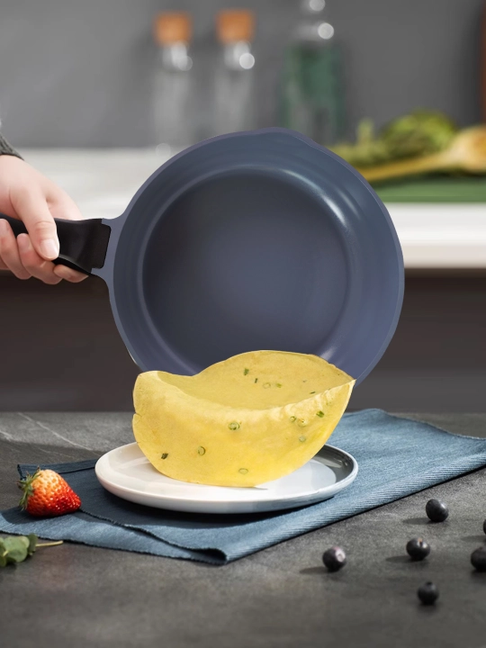 Qora rangli qozonlar va tova to'plami