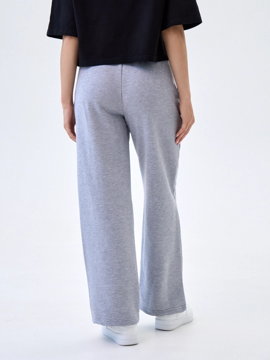 Ayollar uchun sport shimlari, jogger NEO