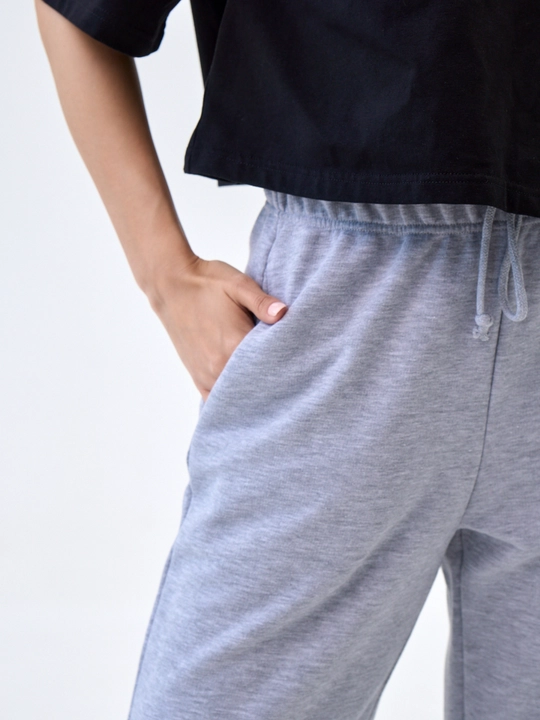 Ayollar uchun sport shimlari, jogger NEO