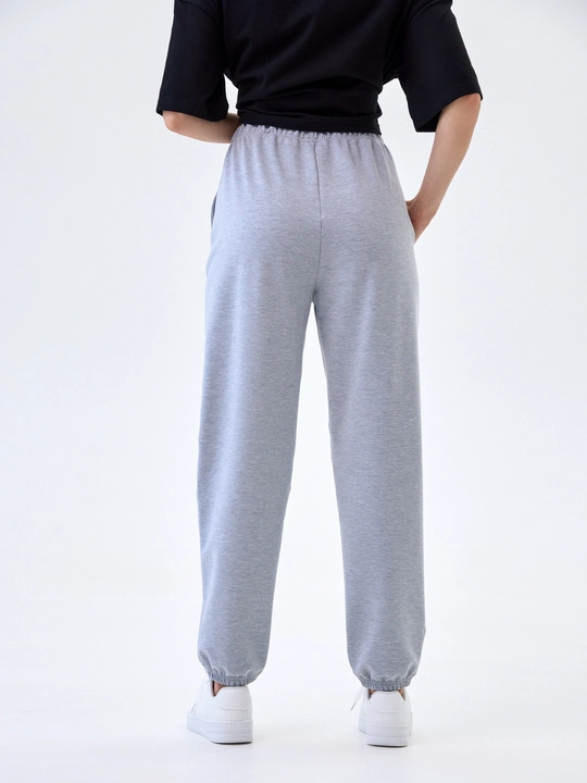 Ayollar uchun sport shimlari, jogger NEO