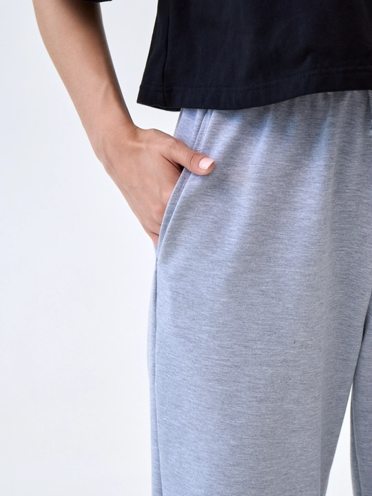 Ayollar uchun sport shimlari, jogger NEO