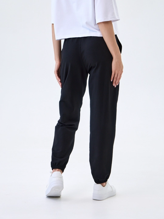 Ayollar uchun sport shimlari, jogger NEO