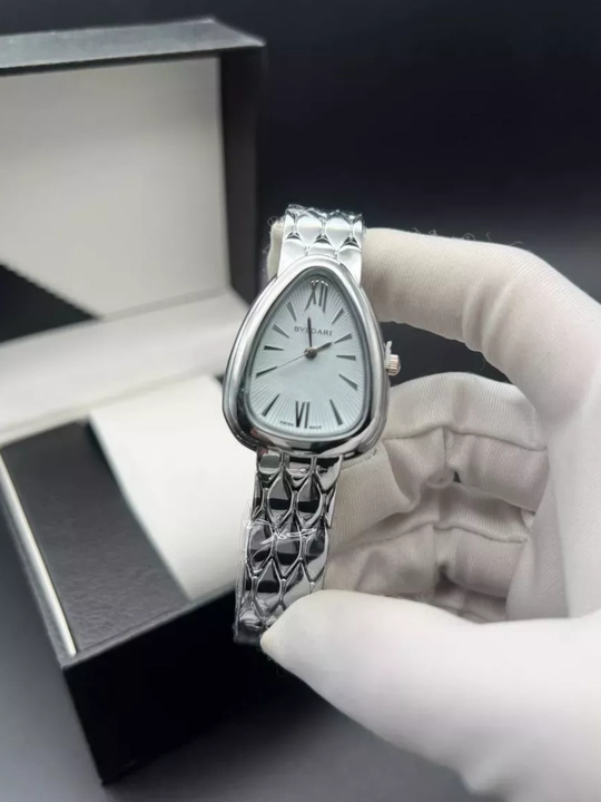 Женские наручные часы BVLGARI на любой стиль, в подарочной упаковке