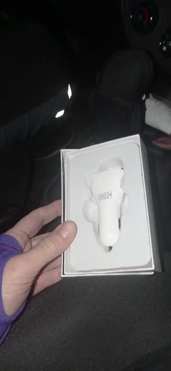 2-si 1-da avtomobil zaryadlovchi, USB port va naushnik, bluetooth eshitish vositasi