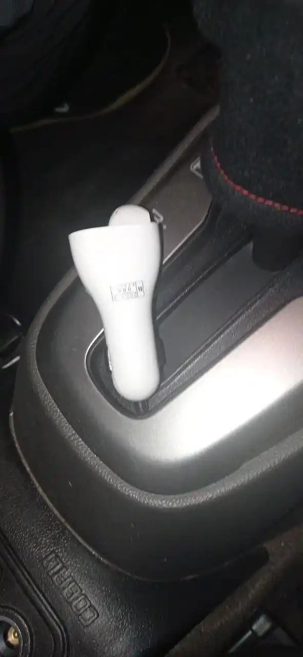 2-si 1-da avtomobil zaryadlovchi, USB port va naushnik, bluetooth eshitish vositasi