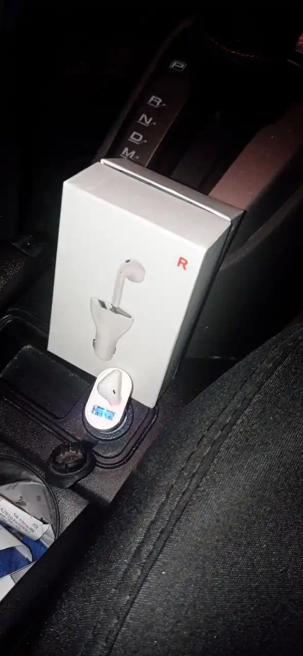 2-si 1-da avtomobil zaryadlovchi, USB port va naushnik, bluetooth eshitish vositasi