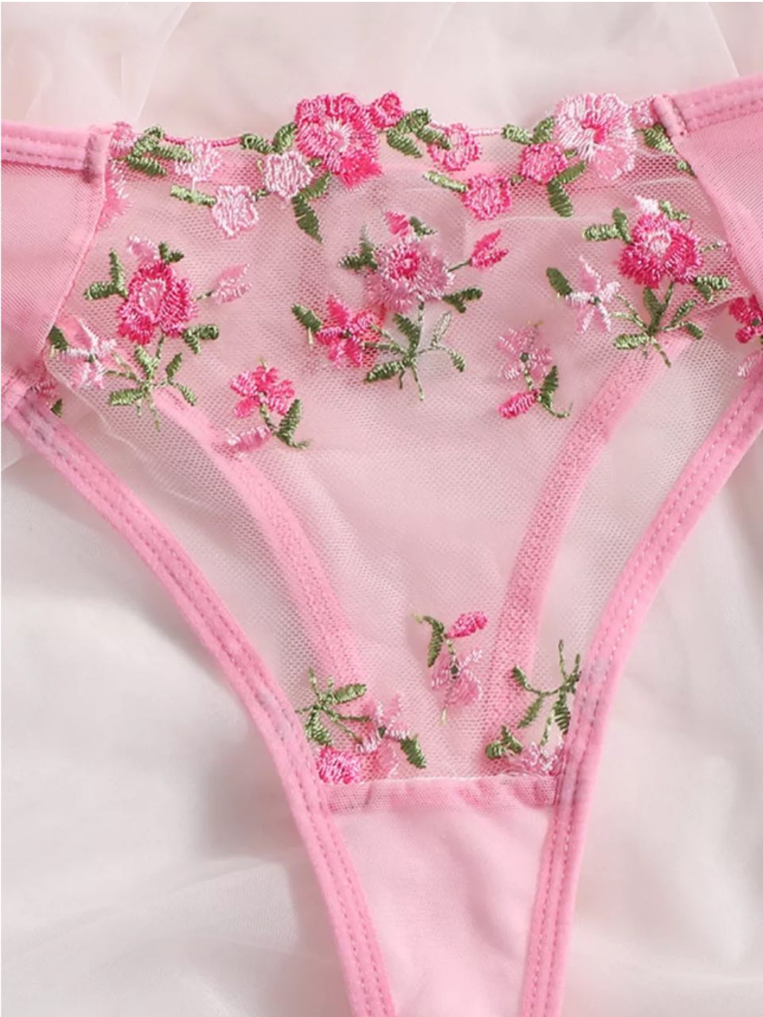 Men uning mushukiga mol-kol keldim Topiqli ajoyib porno qiz