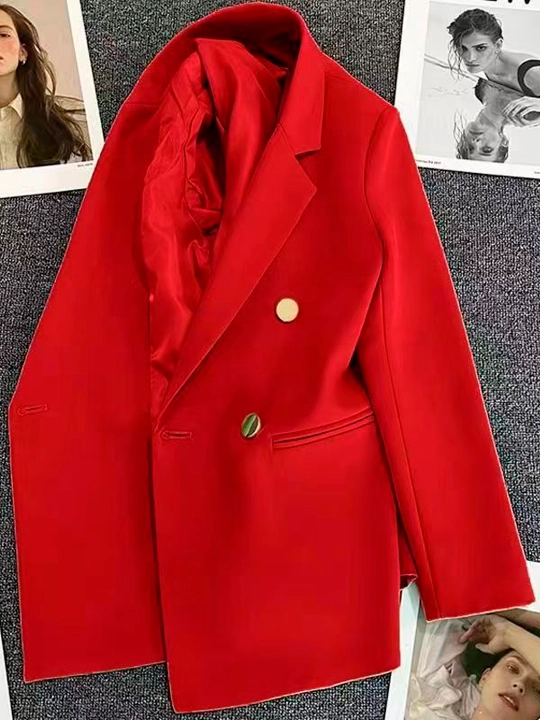 Ayollar pidjagi, klassik, tugmali uzaytirilgan jaket