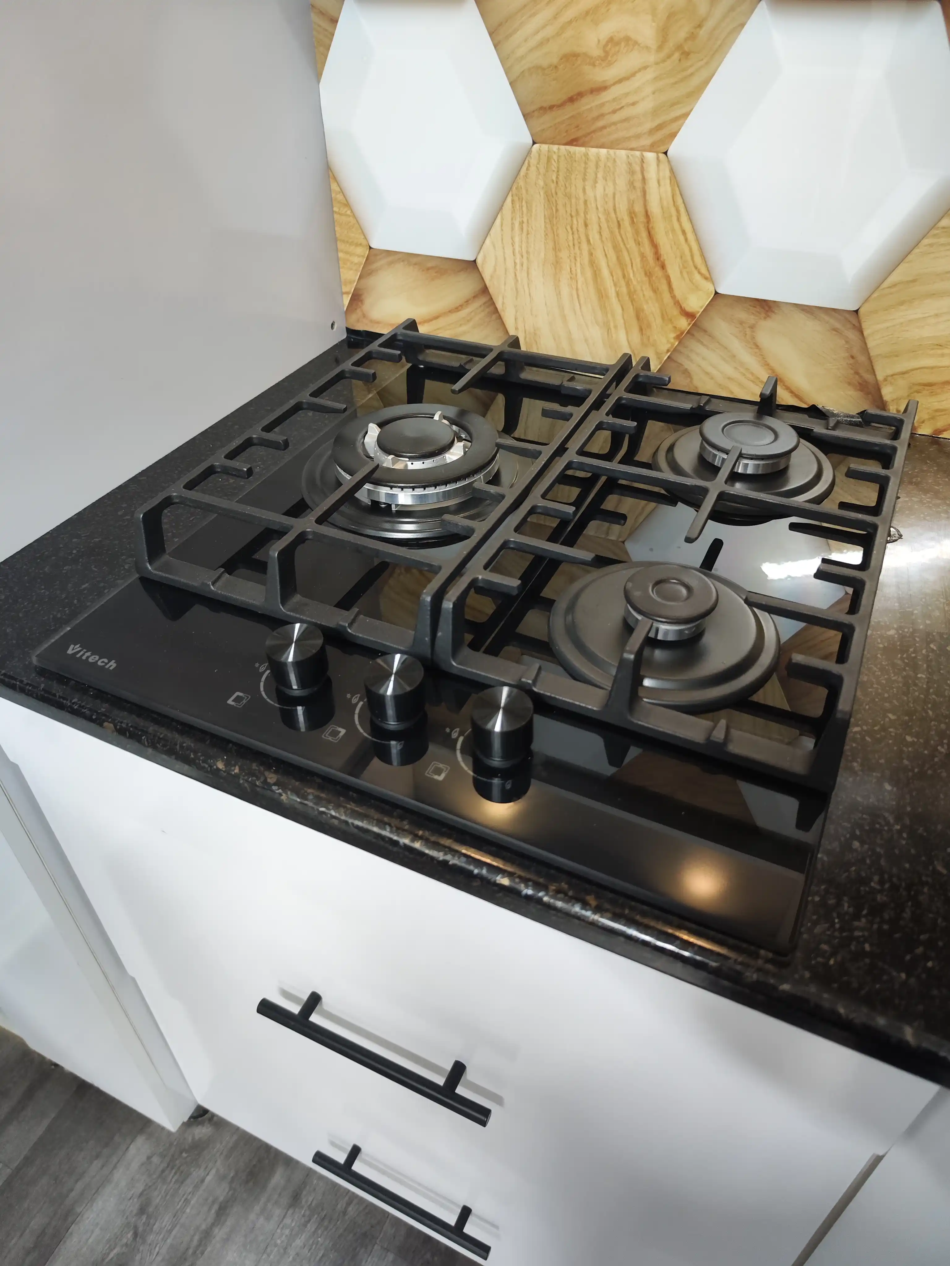 Газовая варочная панель Vitech Arida, 4 конфорки, WOK-конфорка