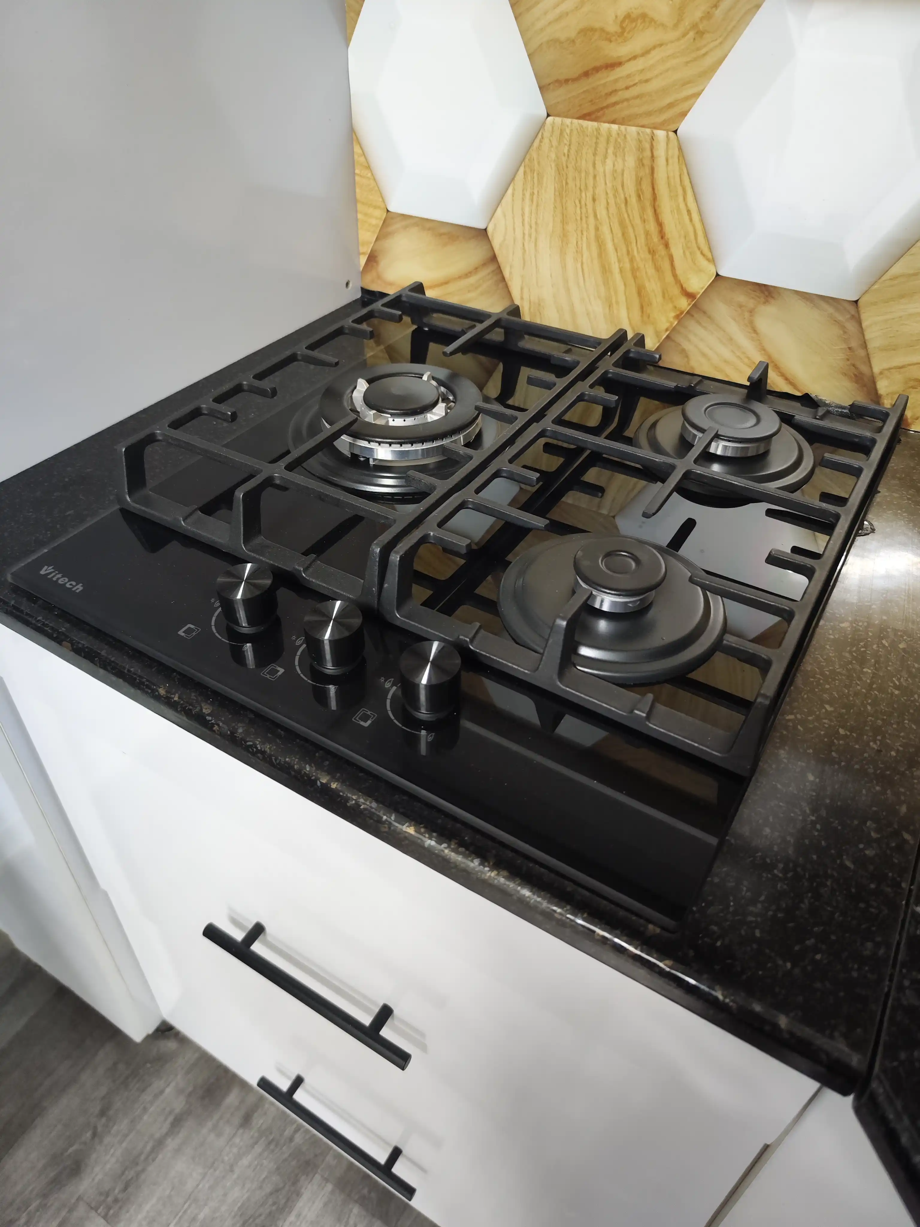 Газовая варочная панель Vitech Arida, 4 конфорки, WOK-конфорка