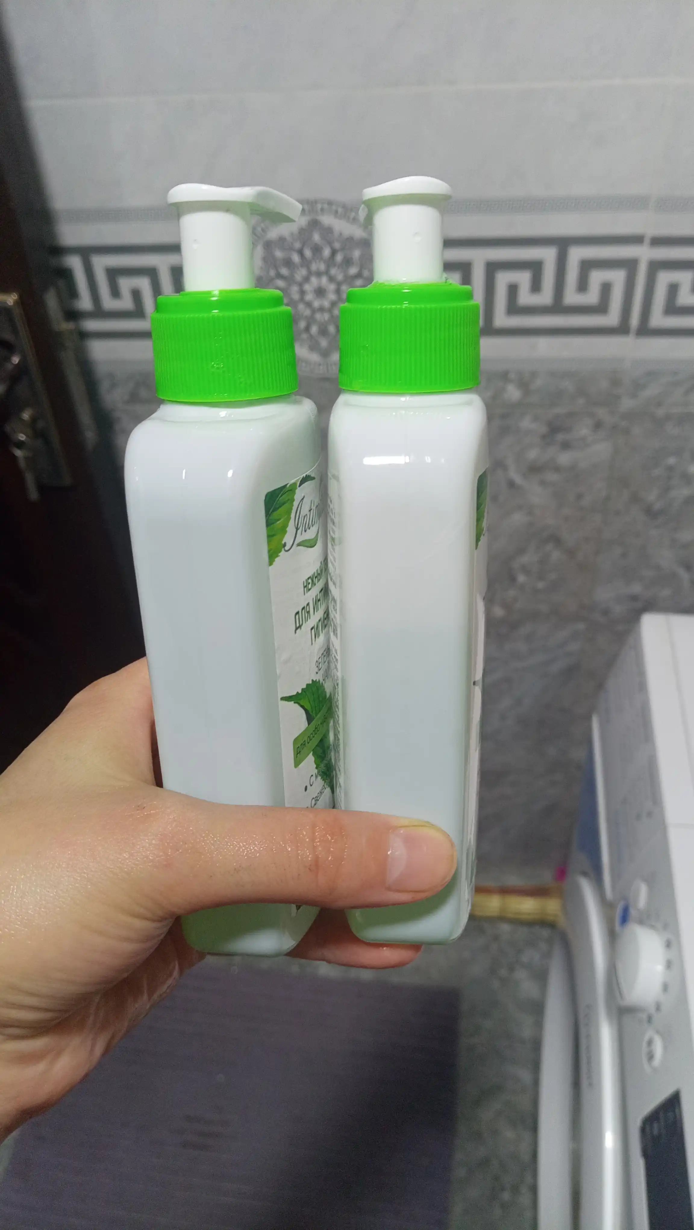 Mayin gel Floresan ko'k choy Intim gigiena uchun, 250 ml